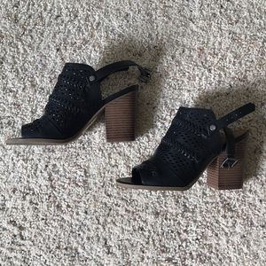 American Eagle heeled sandals